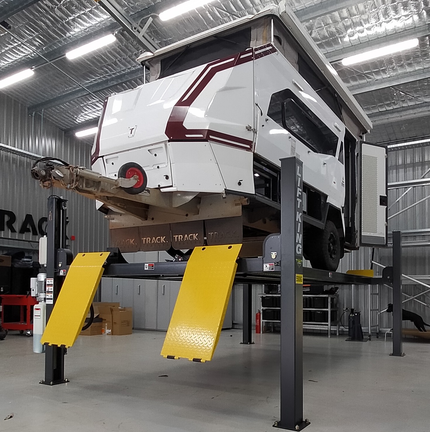 web 412c caravan - Hero Hoists QLD